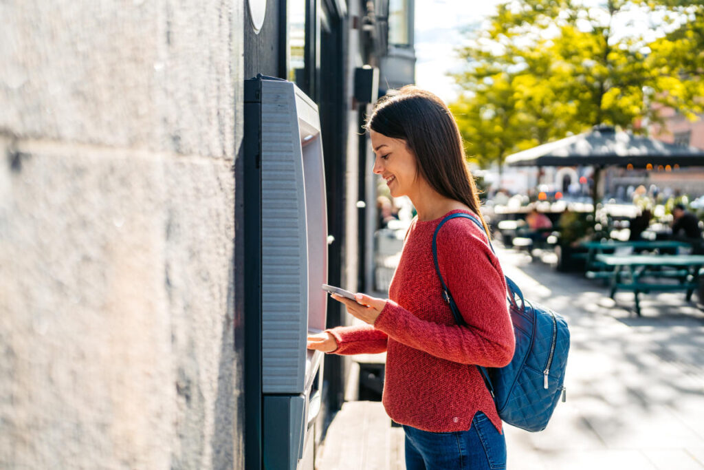 How to avoid ATM fees